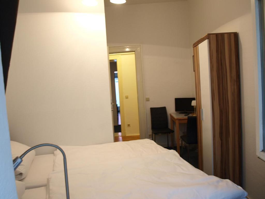 Hotel-Pension Dorma Berlin Oda fotoğraf